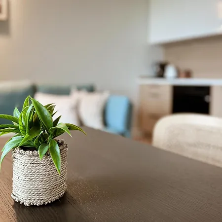 Apartment Legnicka 38 *